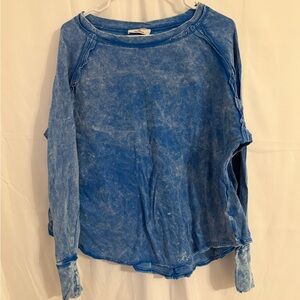 Zenana Outfitters Blue Acid Wash Long Sleeve Tee
